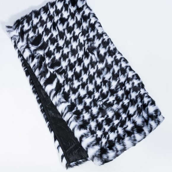 HOUNDSTOOTH FAUX FUR RECTANGLE SCARF - Picture 4 of 4